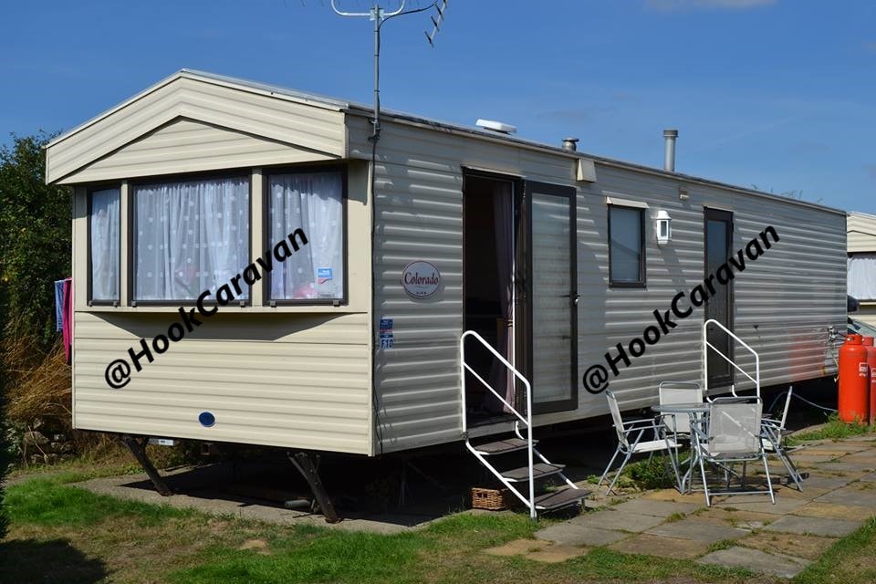 Top performing Airbnb: 3 bedroom Caravan - Great Yarmouth in Burgh Castle