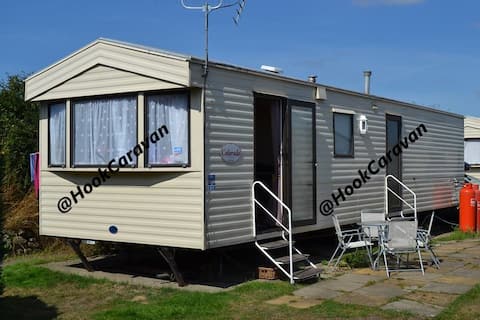 Top performing Airbnb: 3 bedroom Caravan - Great Yarmouth in Burgh Castle