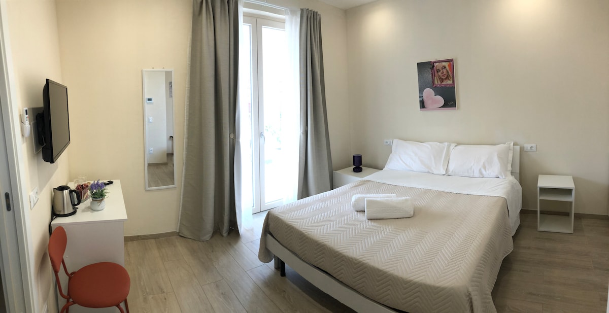 ניתן להוסיף מיטת תינוק לפי בקשה