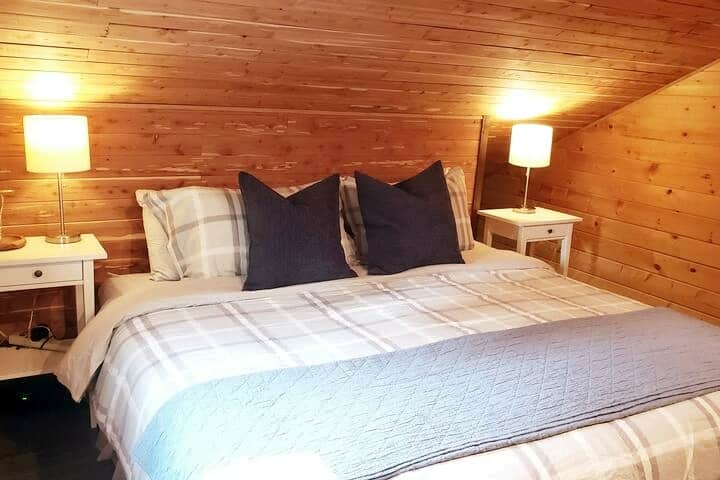 Camera matrimoniale con letto king size