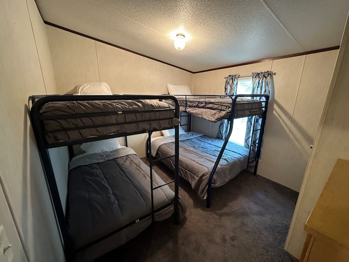 Საძინებლის უკანა 
უჯრები, რომლებიც უნდა გამოიყენოთ
Პირადი შესანახად გამოყენებული კარადა
