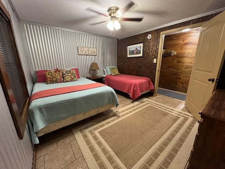 Dhomë gjumi në katin e poshtëm - Krevat dopio "Queen" - Krevat dop