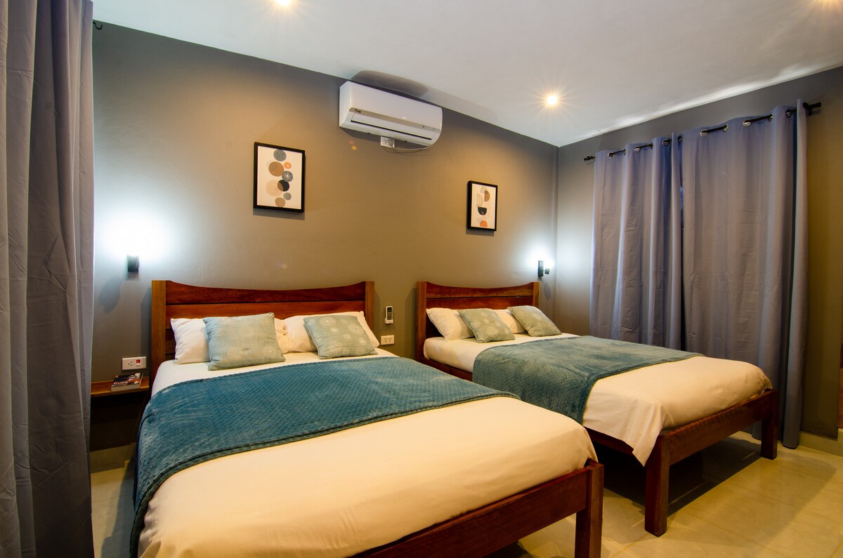 غرفة رقم2 غرفة خاصة وحديثة ومريحة في الطابق الثاني إلى 5 دقائق من المدينة في منطقة هادئة، مع حمام خاص وواي فاي مجاني على مدار 24 ساعة (مثالية للعمل عن بعد).               