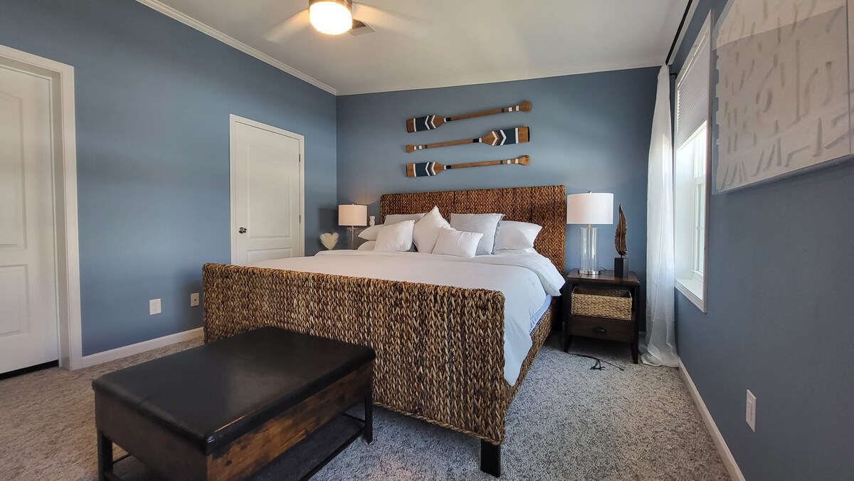 Main bedroom (king bed)