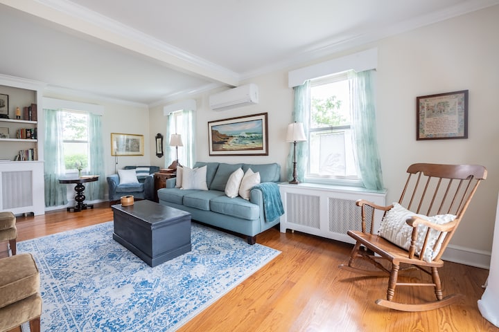 Farfar's Farmhouse - Rhode Island