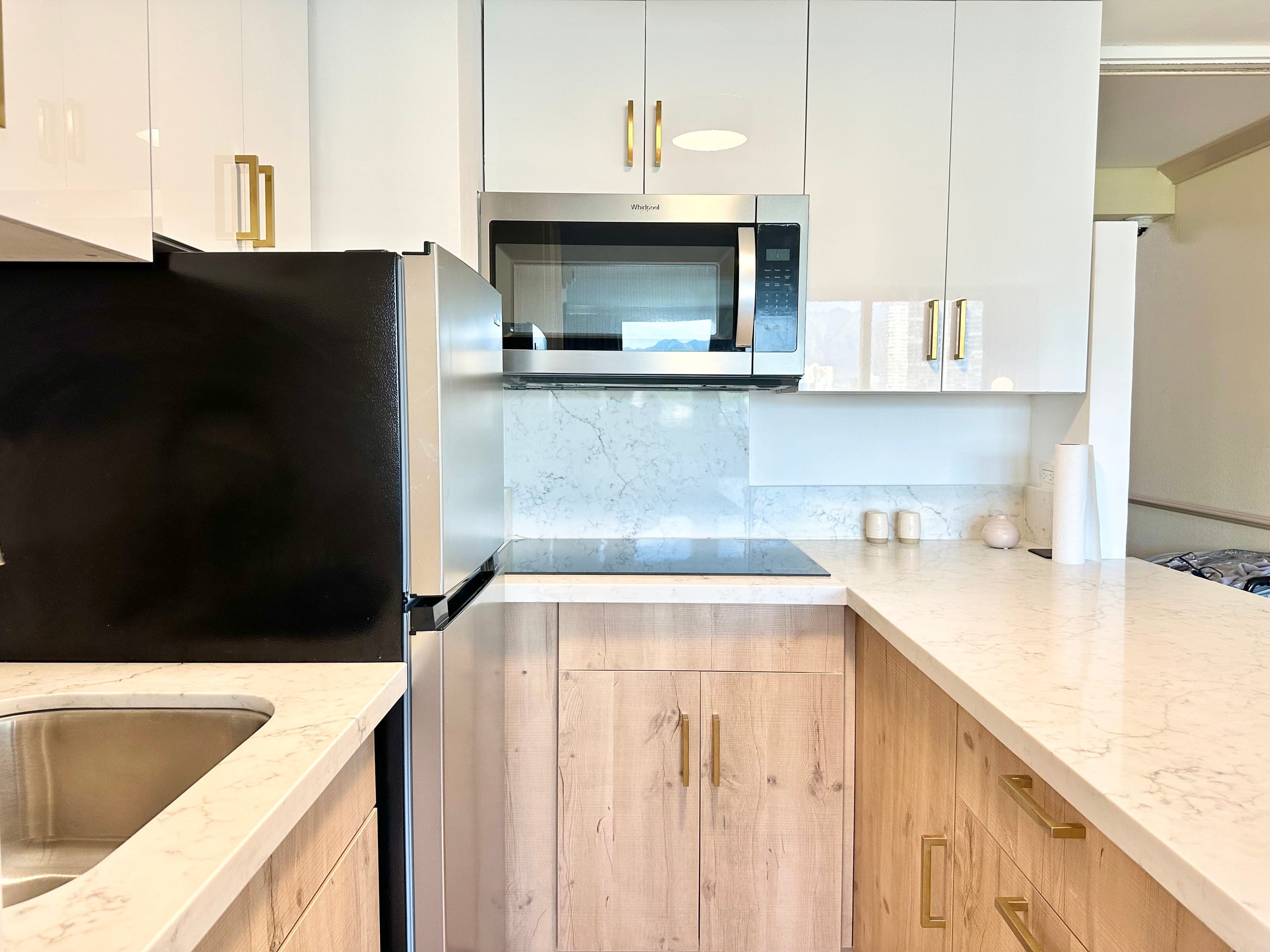 Modern Paradise Retreat in Waikiki - Image 22