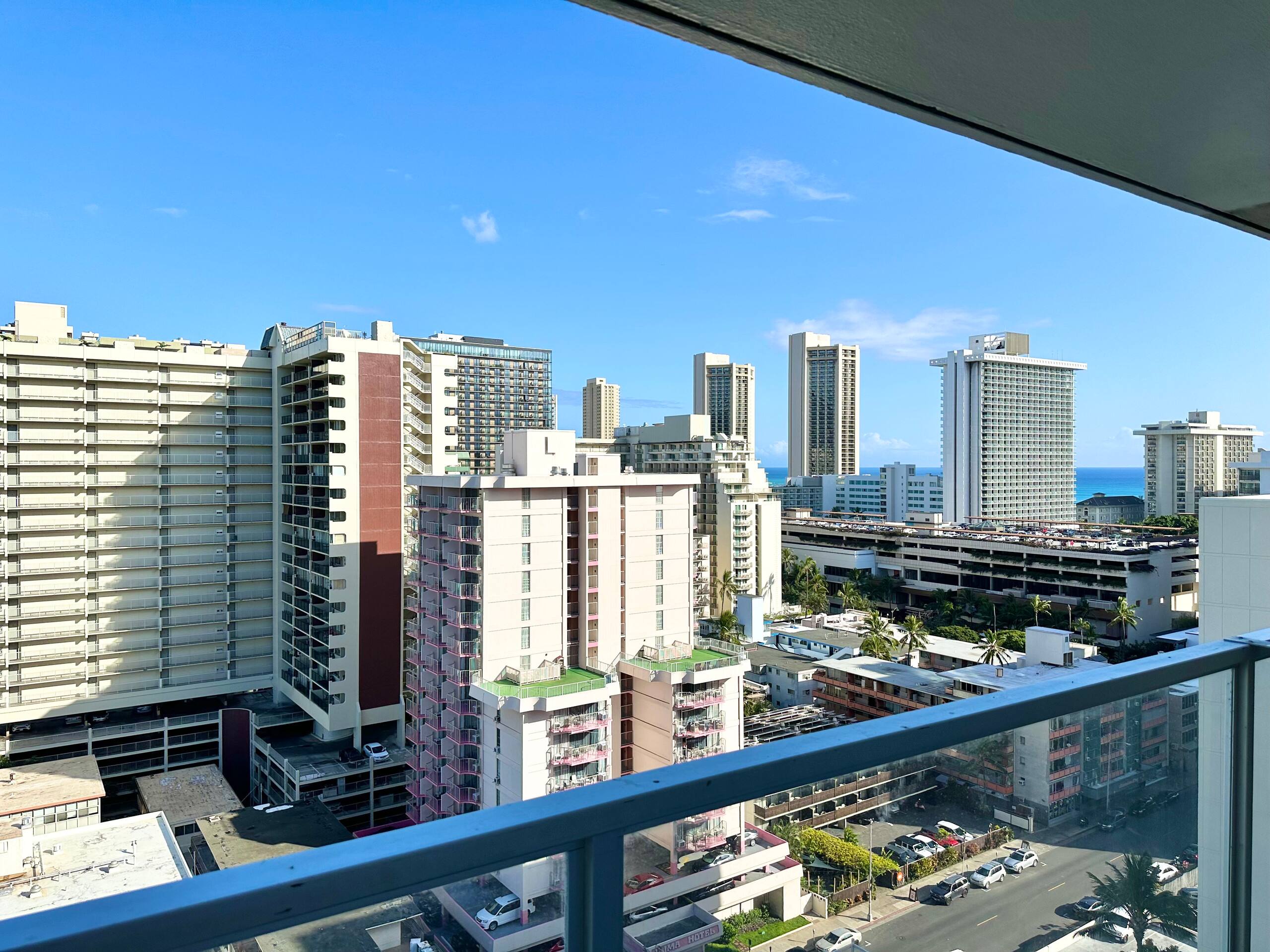Modern Paradise Retreat in Waikiki - Image 43