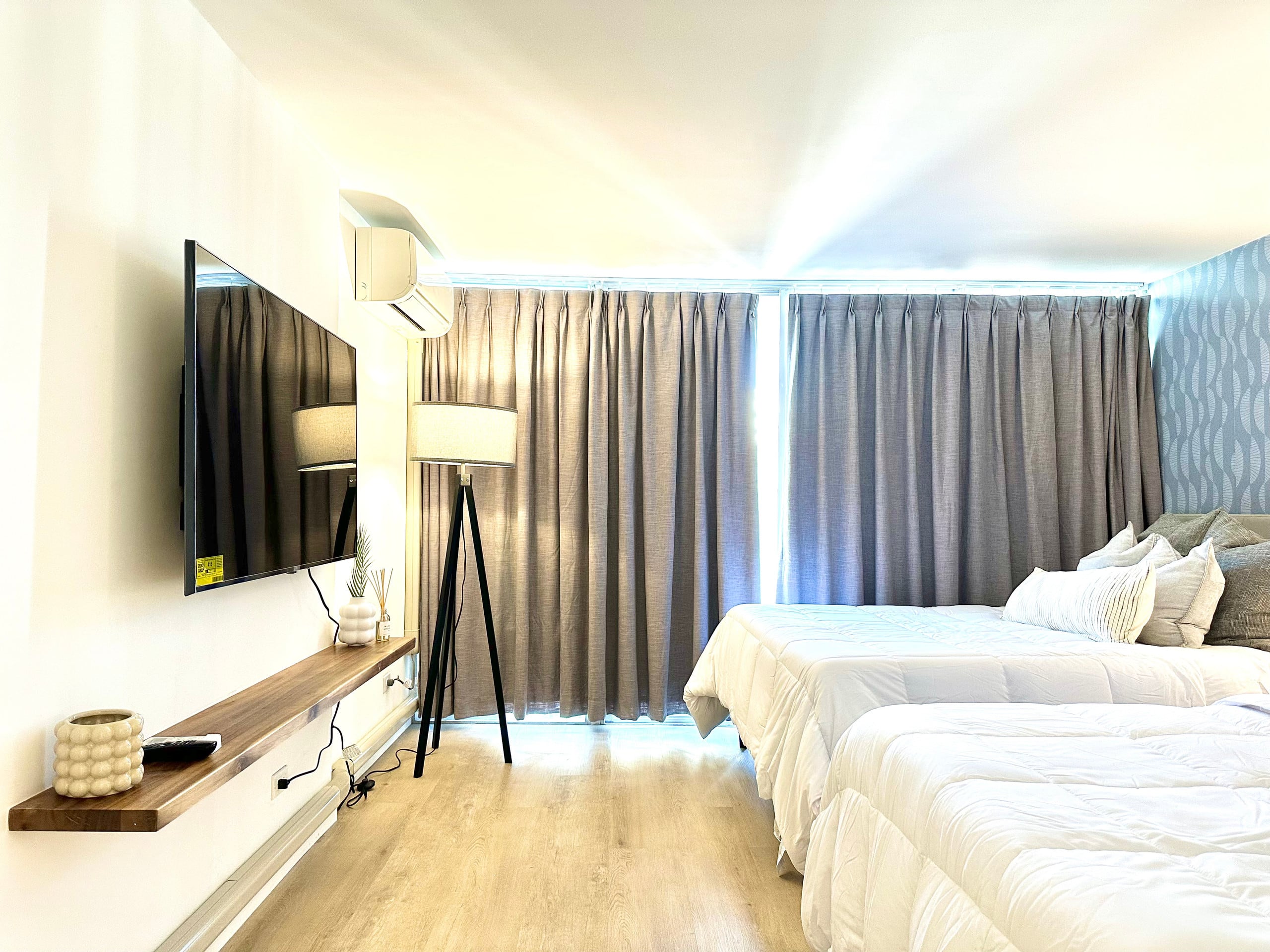 Modern Paradise Retreat in Waikiki - Image 21
