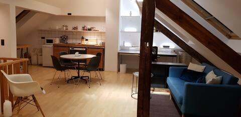 Top Airbnb: Large Studio, central Düsseldorf in Flingern Nord