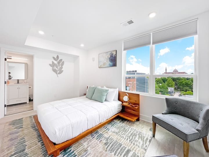 Lux Brookland Penthouse | Roofdeck | Skyline View - Washington, DC