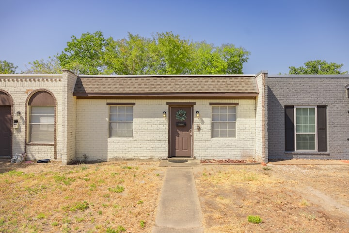 The Leona Lodge at Texas A&M