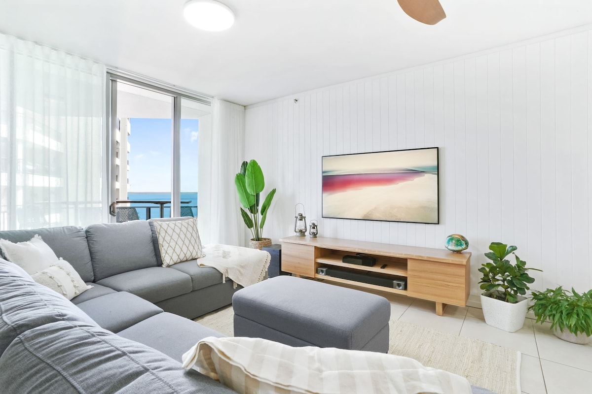 Popular Airbnb listing: Ocean Views at Mantra Trilogy in Cairns City