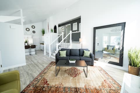 4bd rm | king | lux | fast WiFi