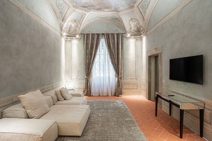 Stay in a Prestigious Landmark in Florence gallery image 4