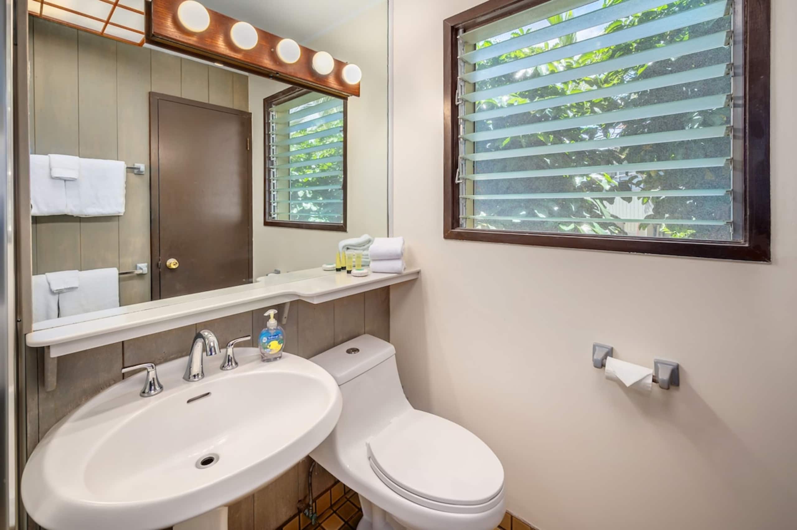 Kapaa Sands 1 - Oceanfront - Photo 13