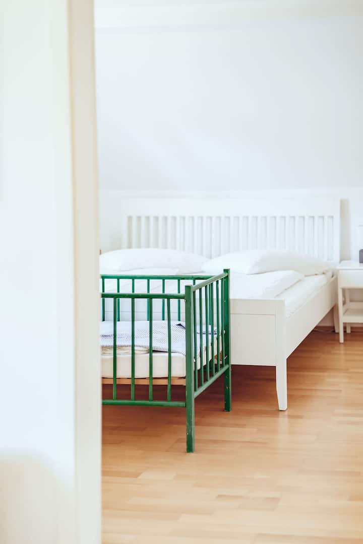 The White Room (Room 6): king size bed and cot 