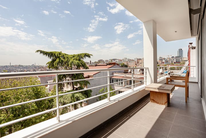 Two Bedroom Balcony w. Sea View in Cihangir (S13) gallery image 5