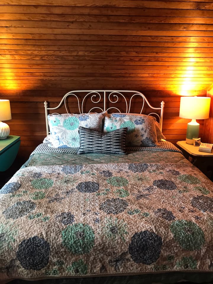 Chambre queen size, deuxième étage, vue sur l'océan