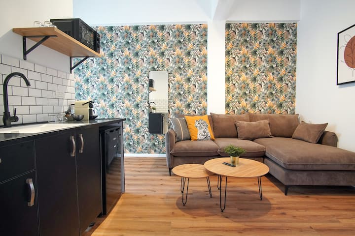 El lugar es muy amplio, Airbnb perfecto para parejas o familias jóvenes.