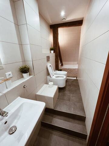 RCB8: Loft View – Bridge & Castle gallery image 3