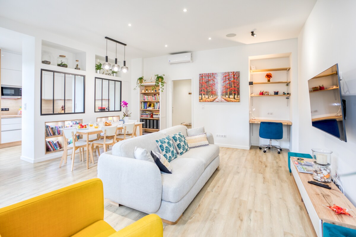 Top performing Airbnb: Stylish 3-Bed Gem | AC + 6 min Walking to Harbor in Garibaldi