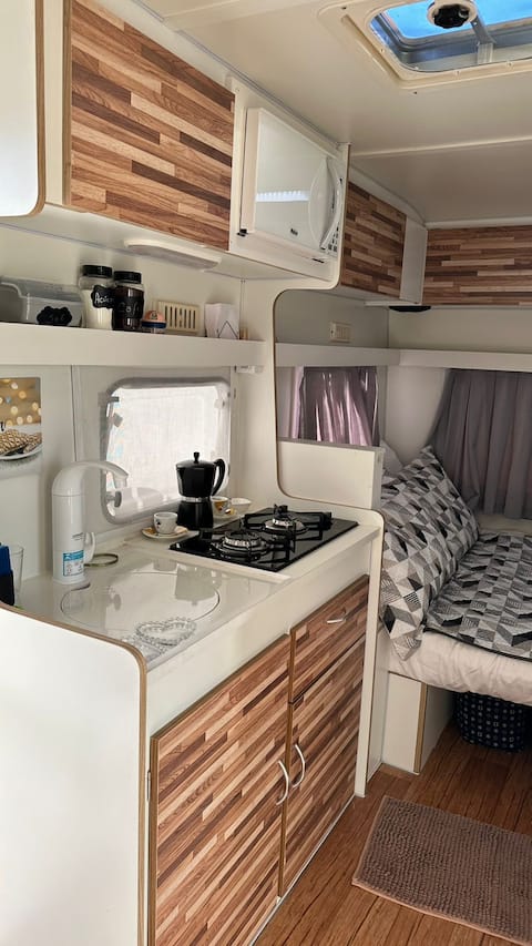Imóvel de sucesso: Luxury RV with Outdoor Hot Tub and Incredible View em Piedade