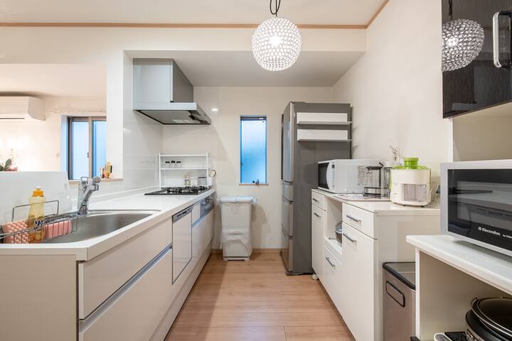 高田馬場駅徒歩4分/3LDK最大14名/高速Wi-Fi/長期滞在/閑静な住宅街にある一軒家 gallery image 5