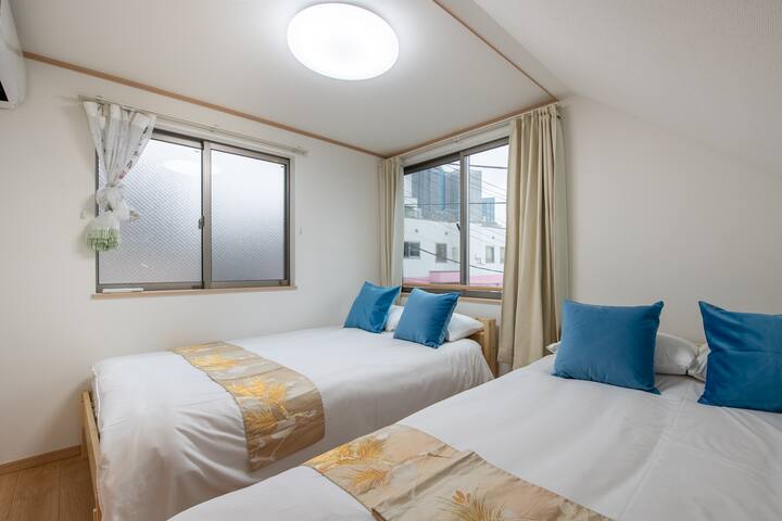 高田馬場駅徒歩4分/3LDK最大14名/高速Wi-Fi/長期滞在/閑静な住宅街にある一軒家 gallery image 4