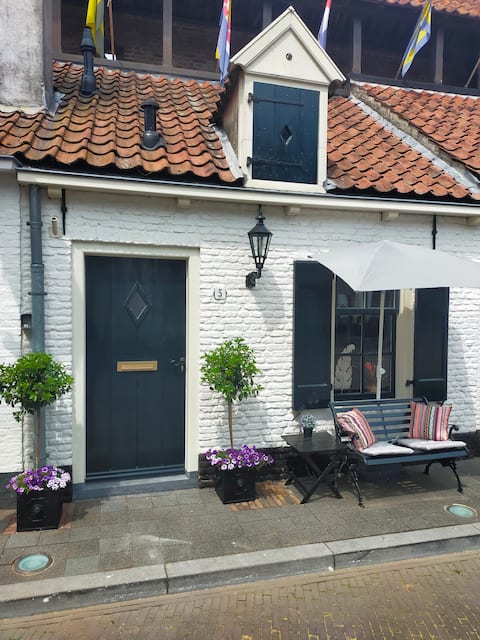 Successful Airbnb property: Historic city wall house in Gelderland