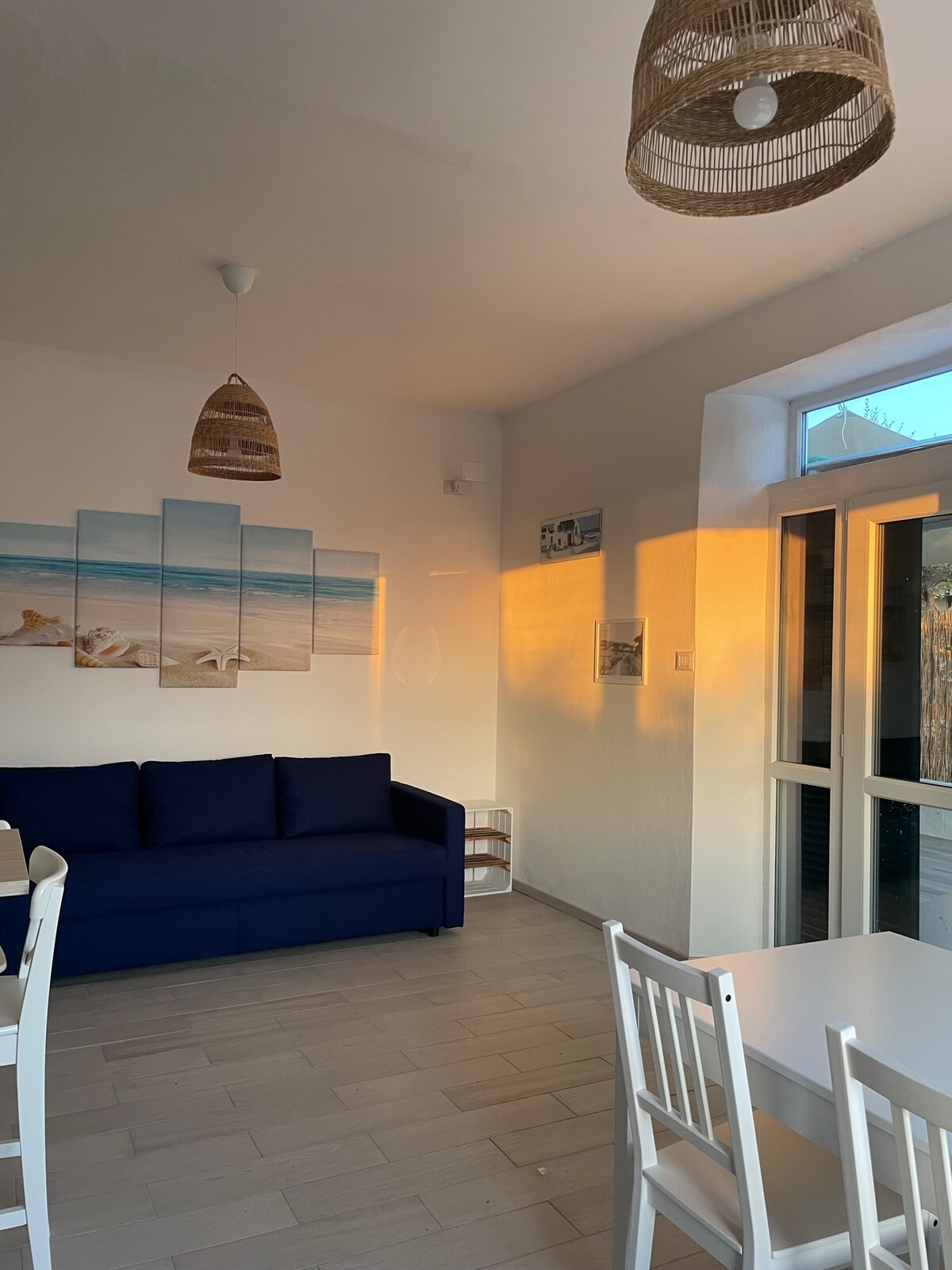 მისაღები ოთახი გასაშლელი დივნით 