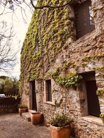 Casa rural “masía” con piscina gallery image 3