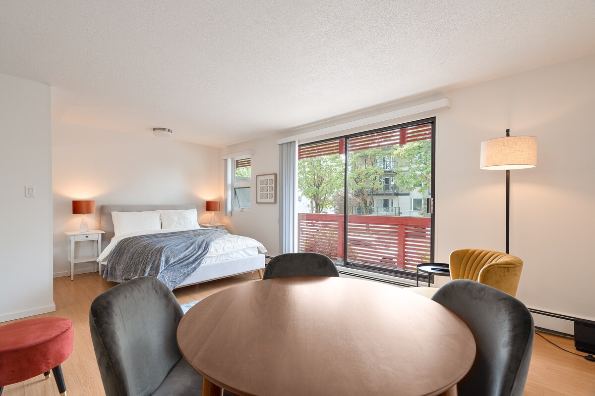 Peaceful Fairview Studio Condo