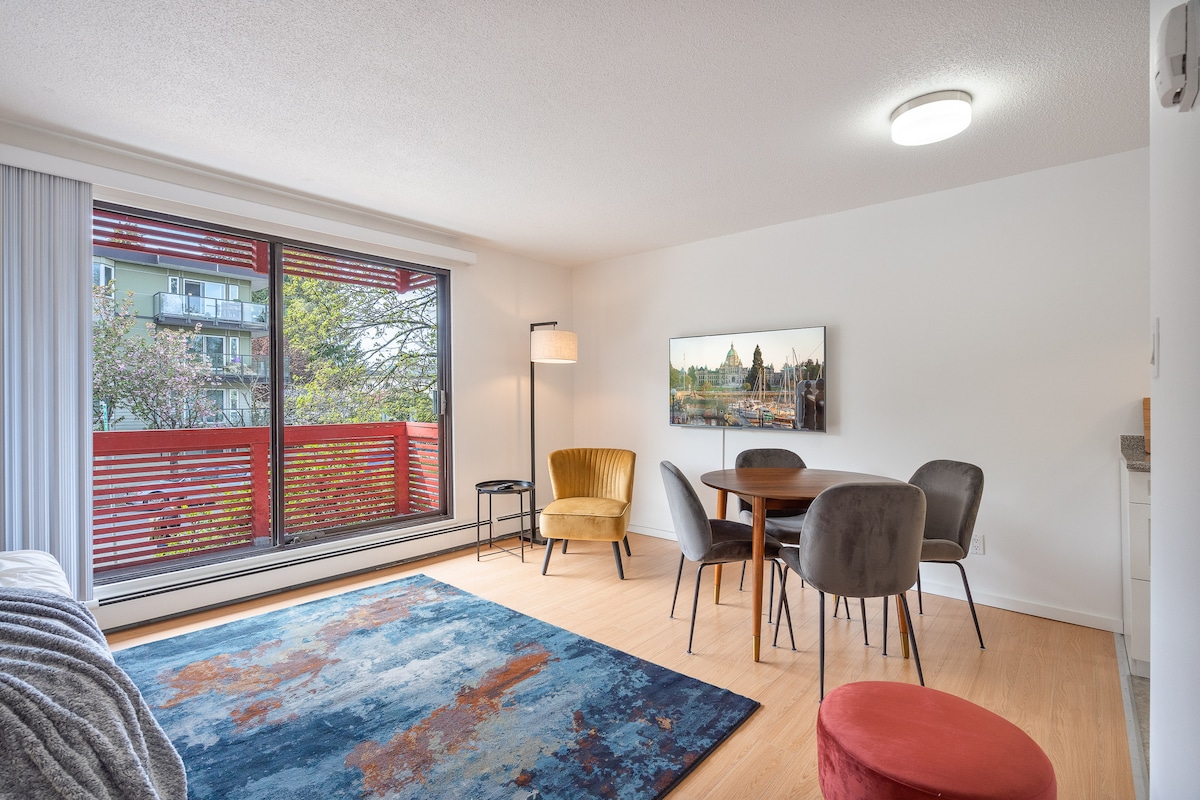 Peaceful Fairview Studio Condo