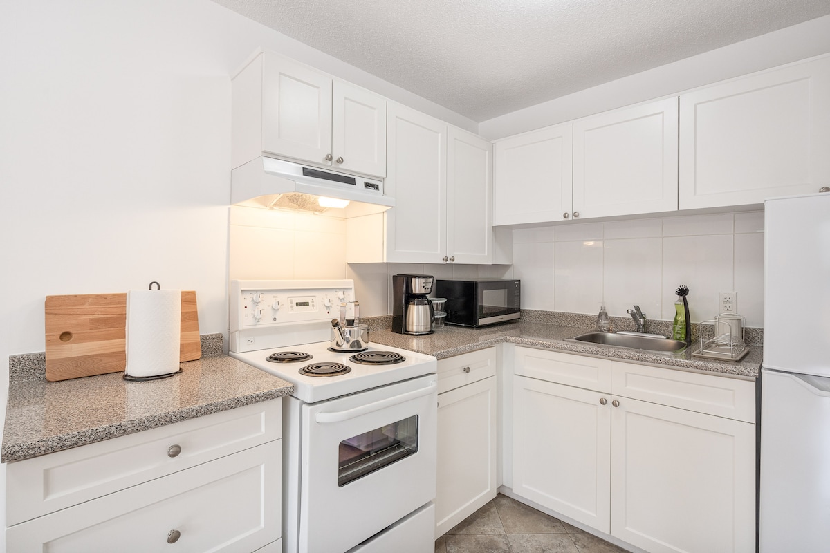Peaceful Fairview Studio Condo