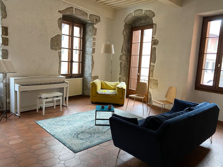 Balcony Sainte Claire Apartments for Rent in Annecy, AuvergneRhôneAlpes, France Airbnb