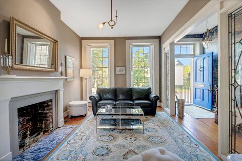 Cozy Stay - 3BR in Petersburg