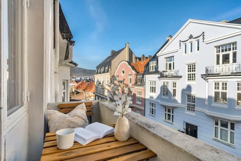 High ceiling & standard, 1 min from train station