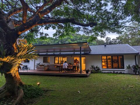 Chillout at the River House, a private paradise!