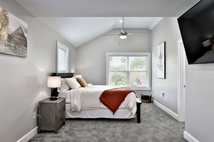 Clintonville Farmhouse gallery image 3