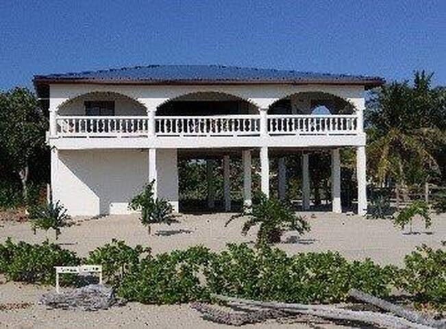 The White House in Placencia gallery image 2