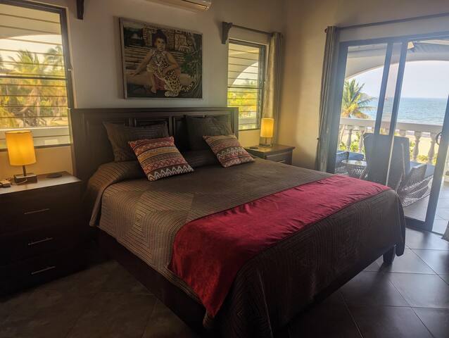 The White House in Placencia gallery image 5