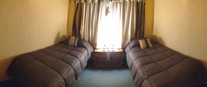 Este dormitorio ofrece la posibilida de dos camas Twing o una cama doble como se ve en la foto siguiente.