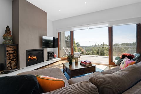 Top performing Airbnb: Mornington Panorama Retreat 1-6 guests (+studio 8) in Mount Martha