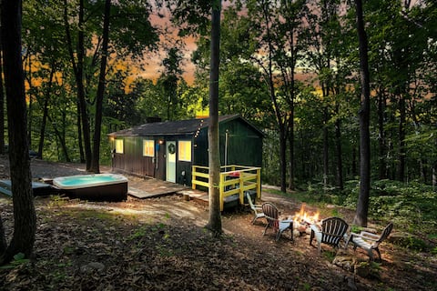 BlackPearl•Fall Views+Hot Tub•Firepit•Secluded