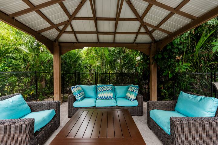 Tropical Oasis w/ Pool & Hot Tub – Walk To Beach gallery image 5