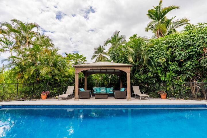 Tropical Oasis w/ Pool & Hot Tub – Walk To Beach gallery image 3