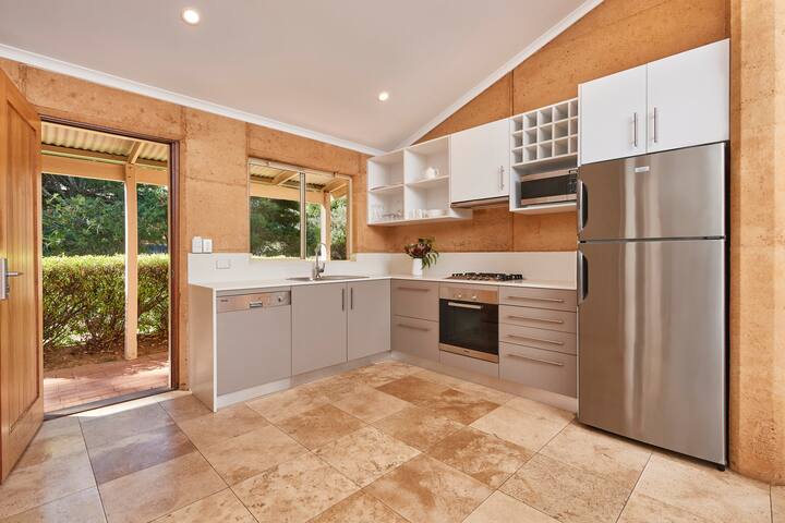 Two Bedroom Queen Chalet gallery image 3