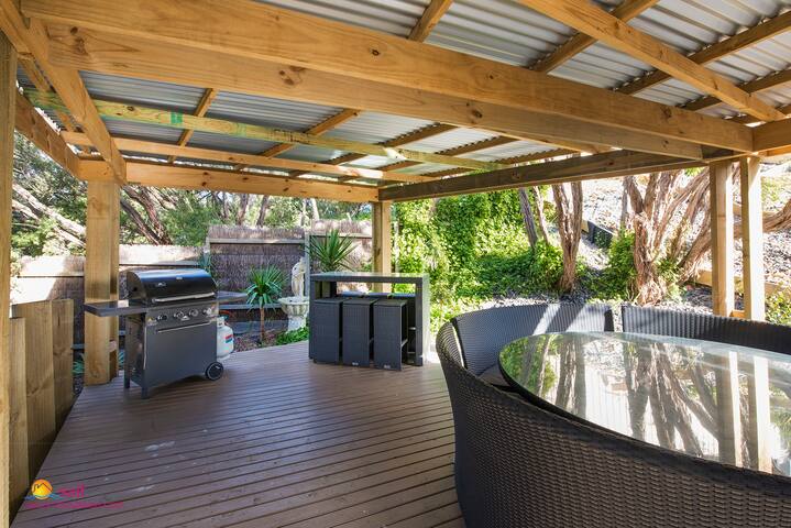 Shangri-La Hot Springs & Beach 2mins gallery image 3