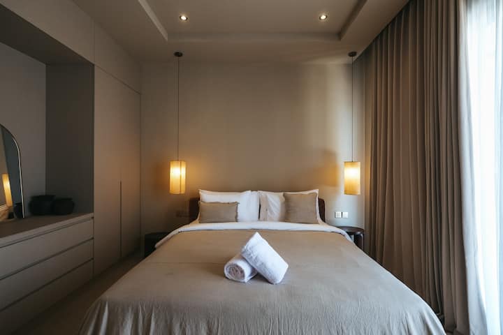 ห้องนอนหรูมีเครื่องปรับอากาศ