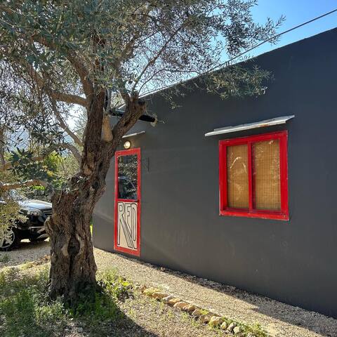 PrivatePool-BatrounMountains